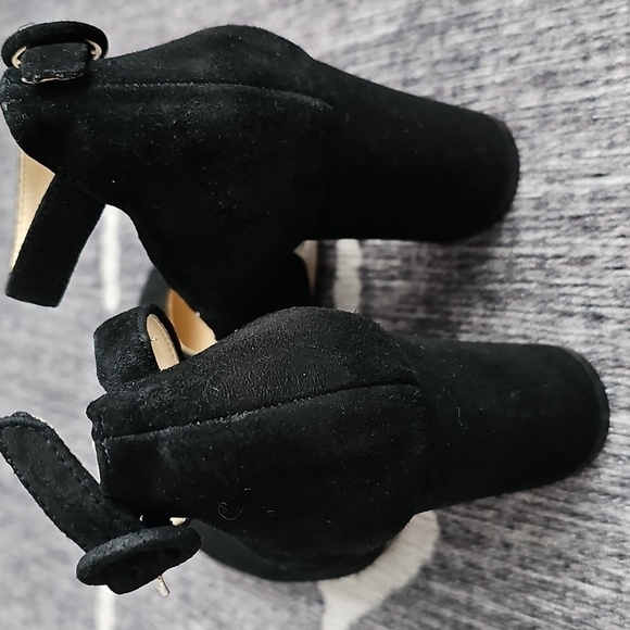 Marc Fisher Suede Heels - Picture 3 of 9